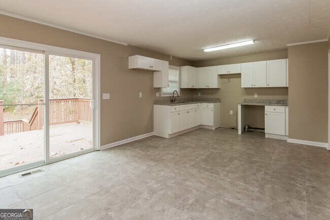 Building Photo - 8295 Englewood Trail