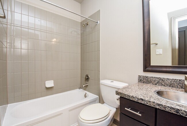 Building Photo - 78 Aventura Pl