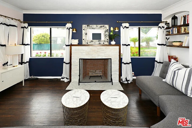 Building Photo - 3844 Goldwyn Terrace