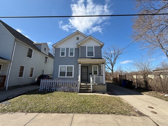 Primary Photo - Charming 3 beds 2 baths in Cleveland!