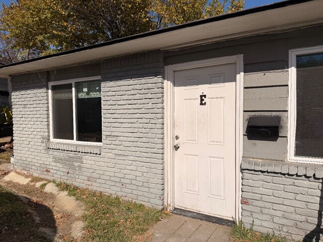 Primary Photo - 3737 E 27th Pl