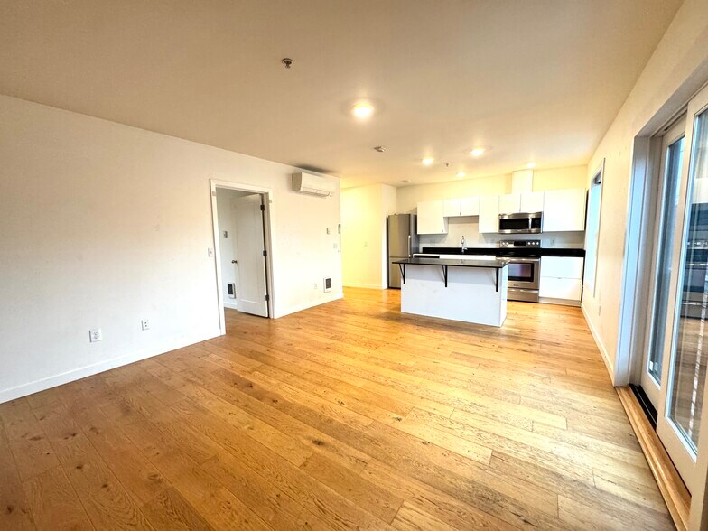 Building Photo - 8803 N Lombard St