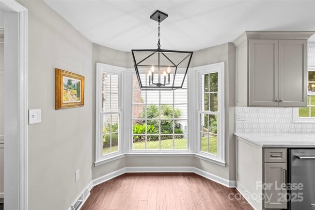 Building Photo - 2544 Ainsdale Rd