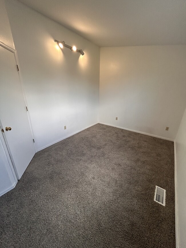 Building Photo - 954 Brant Hollow Ct