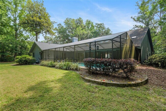 Building Photo - Beautiful Home in Landmark Woods