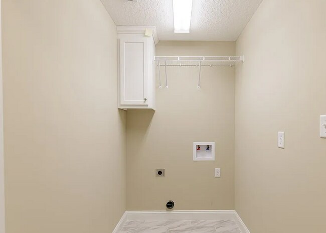 Building Photo - 4316 Summer Hill Pl