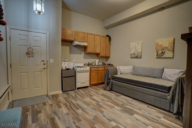 Building Photo - 119 Conover Terrace