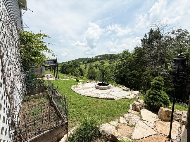 Building Photo - 127 Rockridge Rd