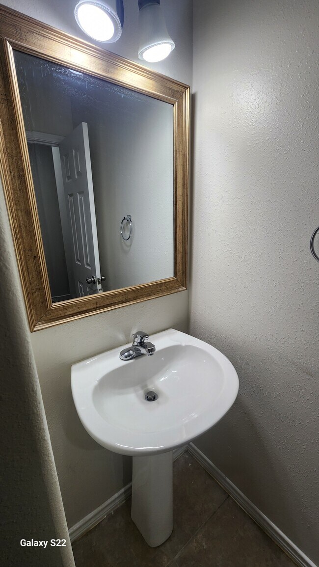 Building Photo - 4914 Trailing Clover Ct