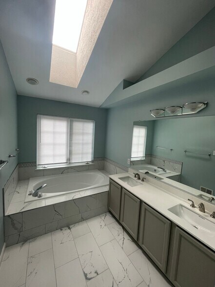 Building Photo - 6263 Deep Earth Ln