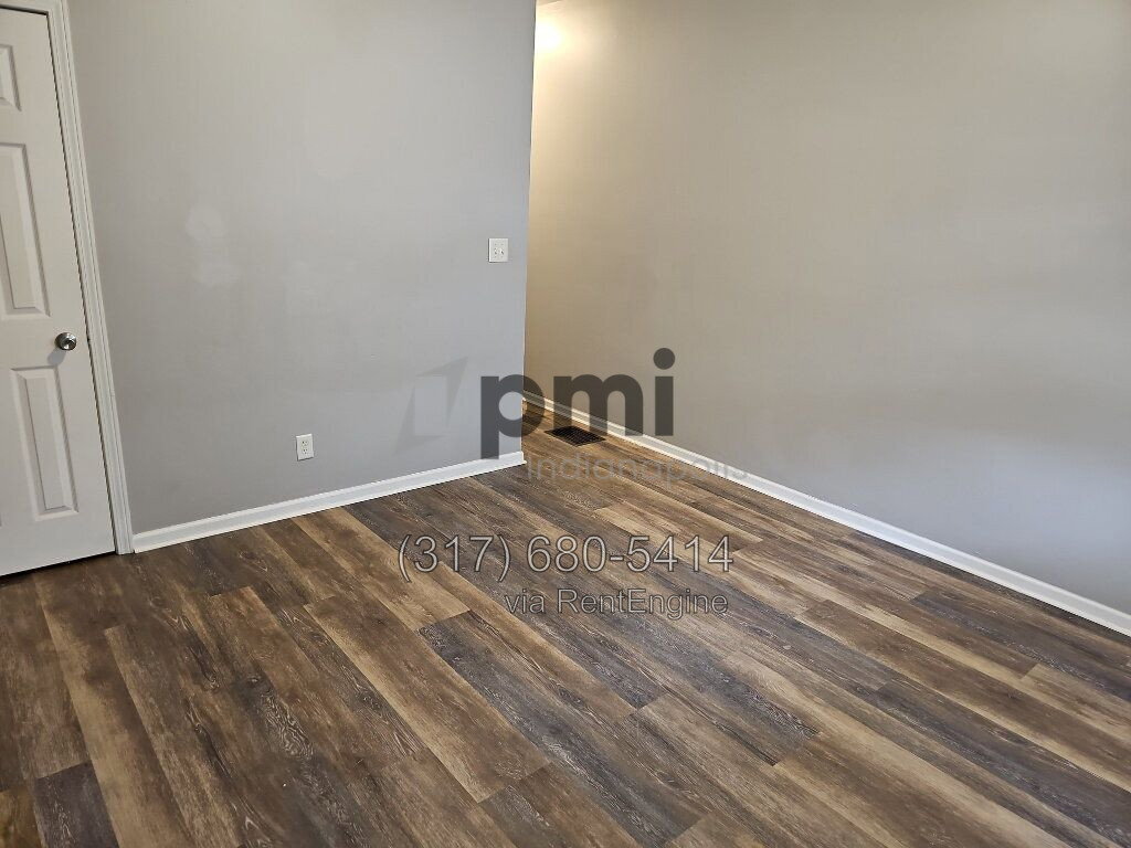 Building Photo - 112 Adler St