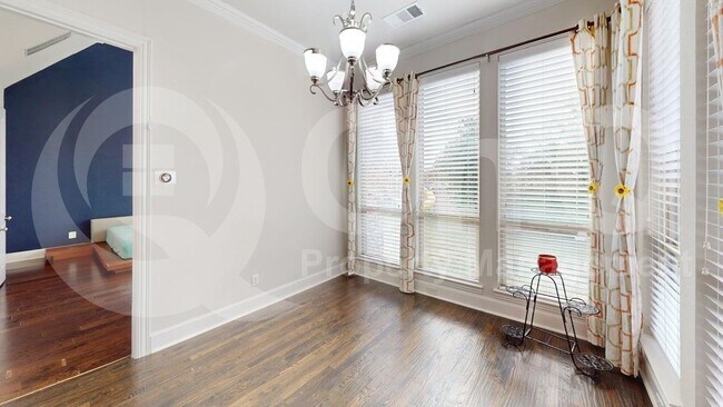 Building Photo - 5811 Lightfoot Ln