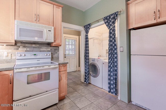 Building Photo - 2923 Downing St