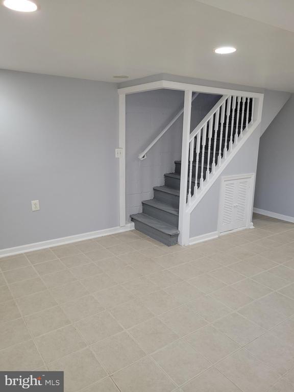 Building Photo - 2212 Vailthorn Rd