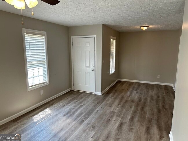 Building Photo - 115 Pine Terrace