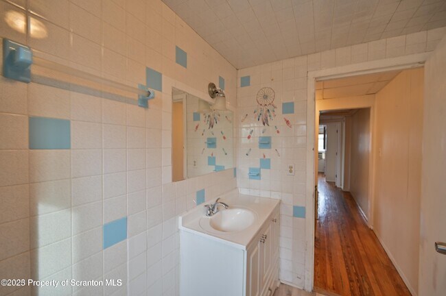 Building Photo - 1309 Wood St