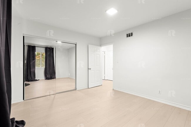 Building Photo - Newly Remodeled Huge Open Concept 4 Bed / ...