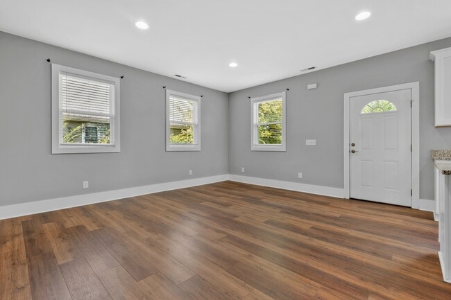 Building Photo - 203 Eastover St