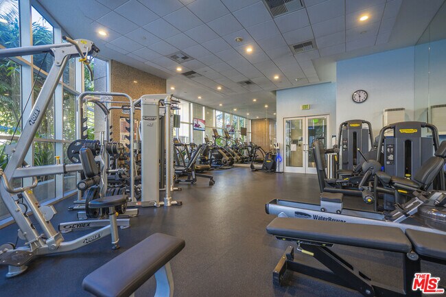 Building Photo - 801 S Grand Ave