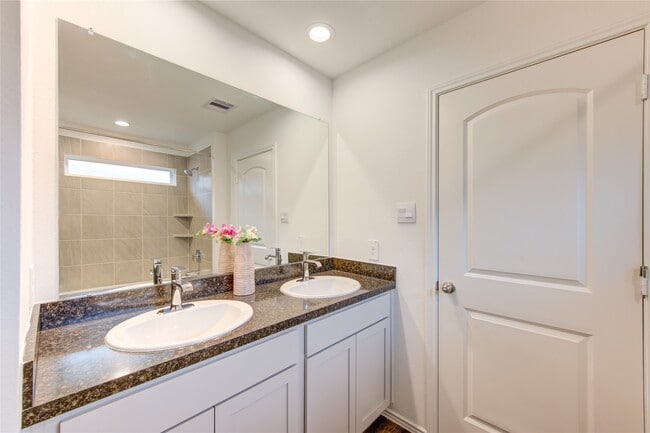 Building Photo - 24434 Elmwood Falls Dr