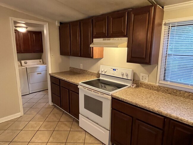 Building Photo - Quiet Country Living near Mint Hill!