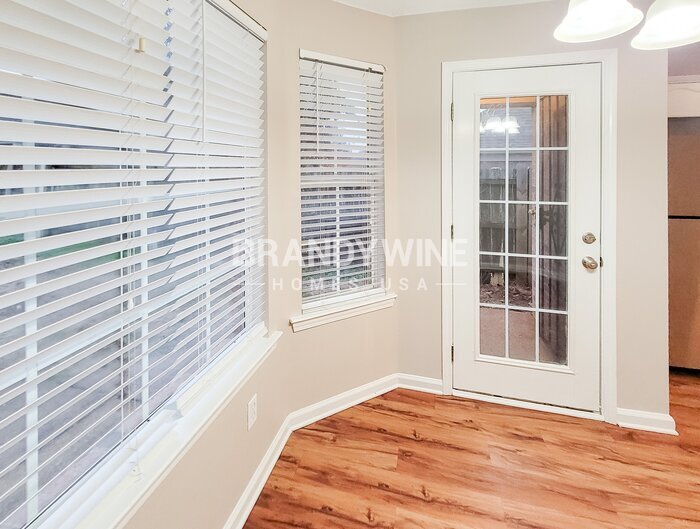 Building Photo - 3962 Sunset Lake Cove