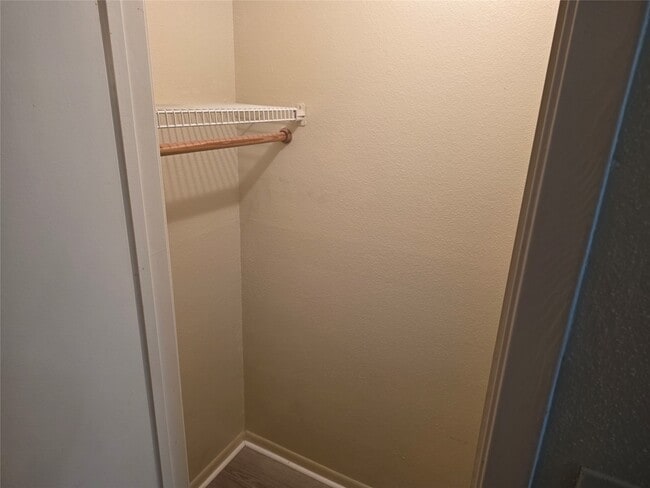 Building Photo - 3025 Walnut Bend Ln