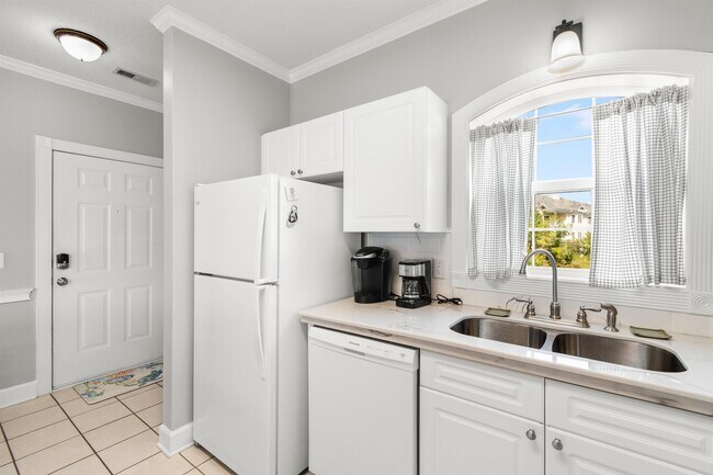 Building Photo - 4877 Dahlia Ct