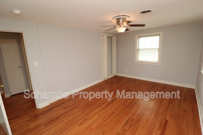 Building Photo - 1000 Nichols Dr