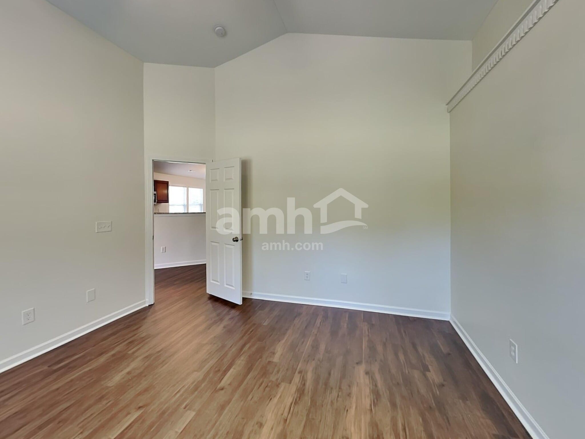 Building Photo - 327 Haystack Ave
