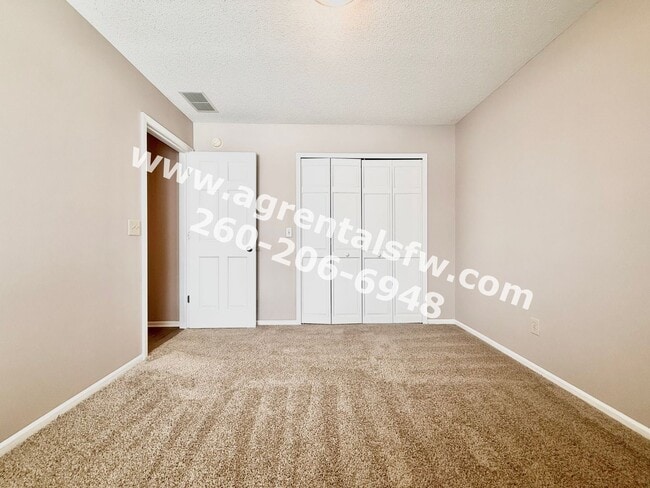 Building Photo - 2 Bedroom Property