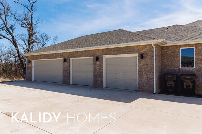 Building Photo - 1796 Salma Rd