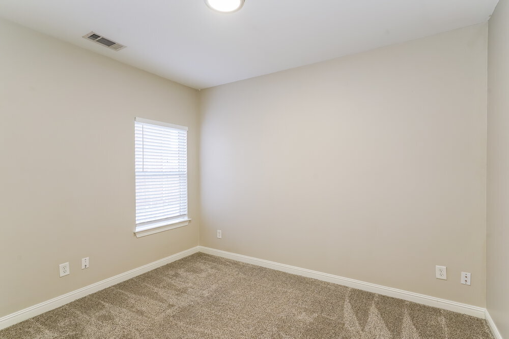 Building Photo - 1508 Saddle View