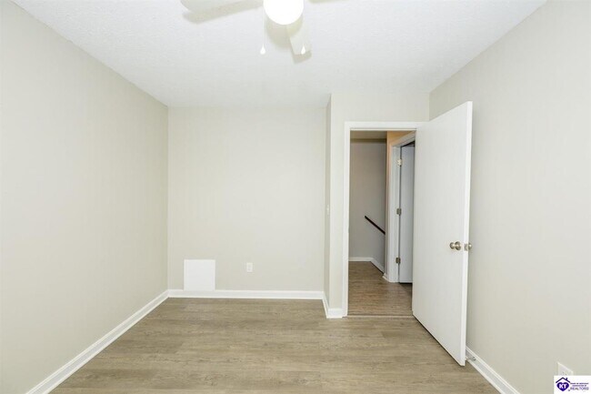Building Photo - 173 Creekvale Dr