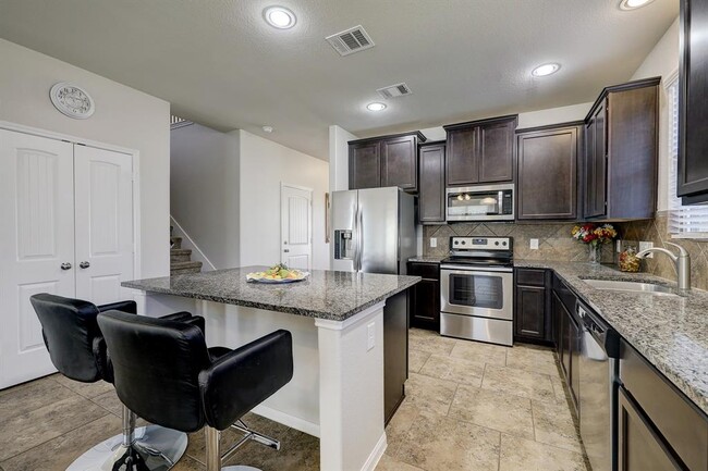 Building Photo - 314 Moonwalk St