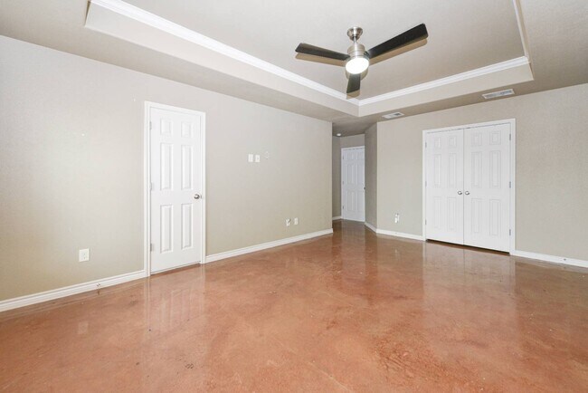 Building Photo - 7100 Almond Dr