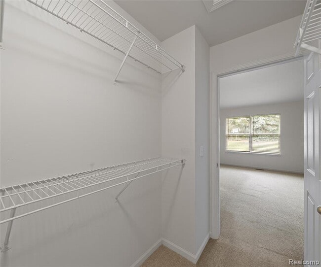 Building Photo - 5864 Willow Ridge Dr