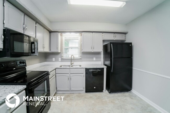 Building Photo - 409 N E Sharon St