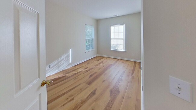 Building Photo - 2611 Ivory Run Way