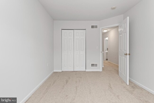 Building Photo - 46 Courtyard Dr