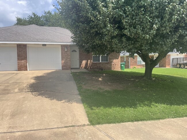 Primary Photo - 1010 Leigh St