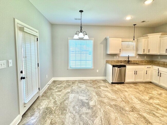 Building Photo - RiverstoneDrive5378