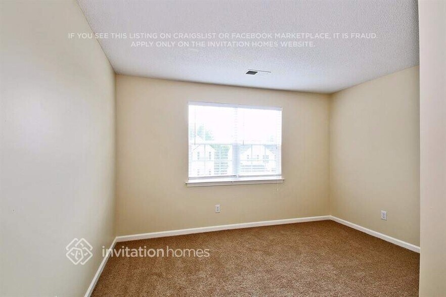 Building Photo - 5125 Bentgrass Run Dr