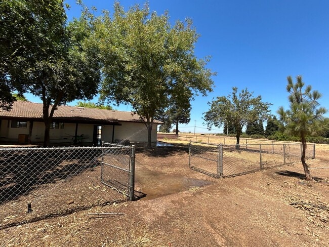 Building Photo - Remodeling almost done on this country hom...