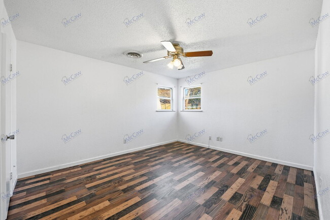 Building Photo - 6921 Greenlee St