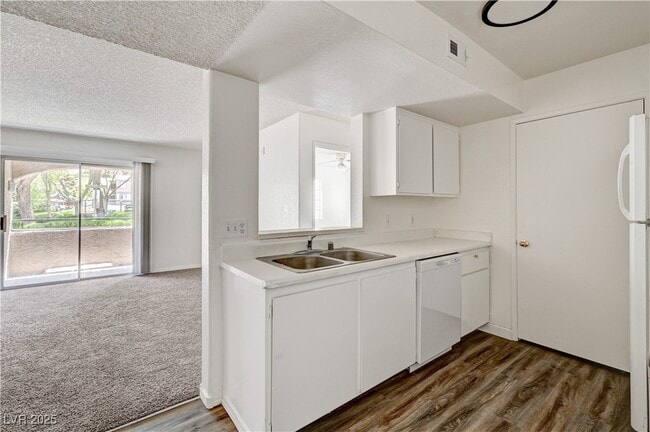 Building Photo - 5250 Mission Carmel Ln