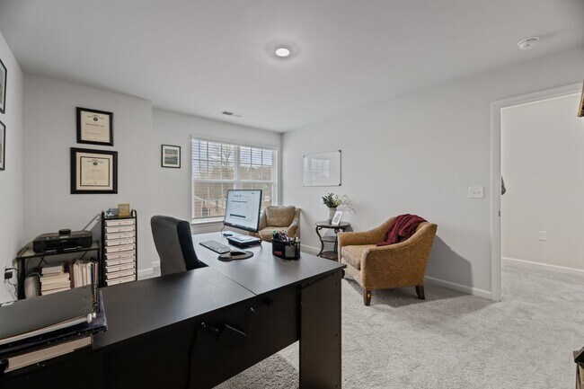 Building Photo - 301 Ginger Dr
