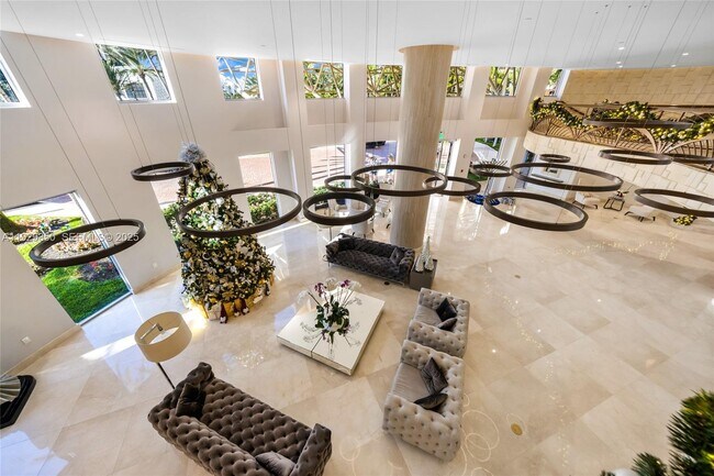 Building Photo - 17555 Collins Ave