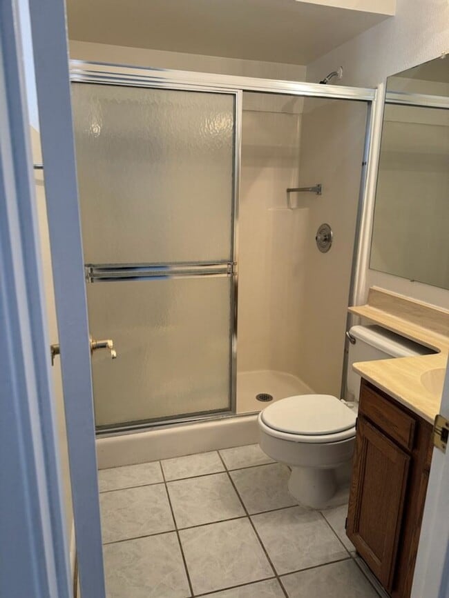 Building Photo - Awesome 2 bdrm house on corner lot in Nort...