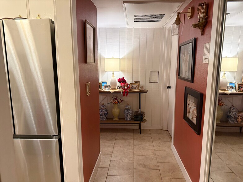 Building Photo - 4524 Tujunga Ave